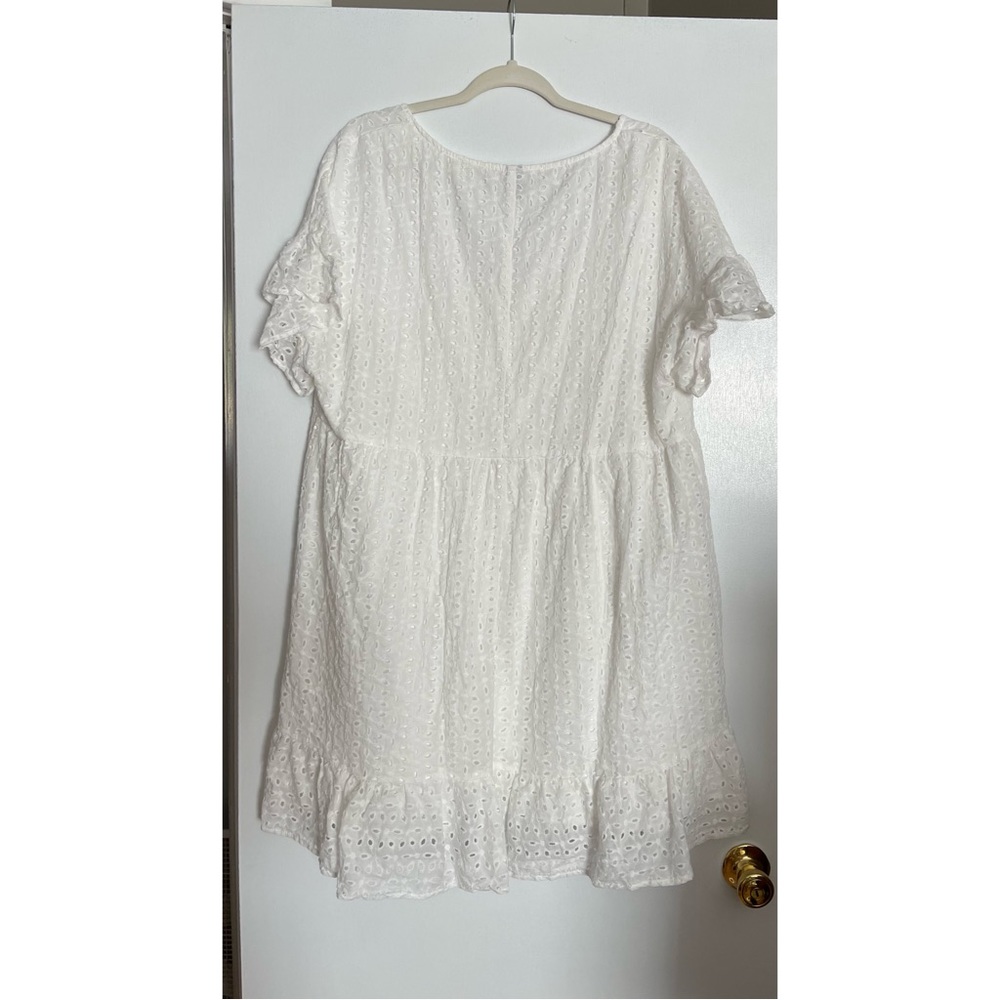 White plus size baby doll style dress - Picture 2 of 4